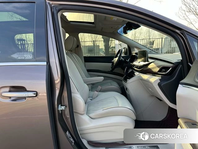 Buick GL8 2022 Коричневый из Китая, фото 4