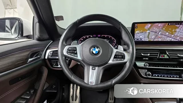 BMW 5 Series (G30) 2021 Белый из Кореи, фото 4