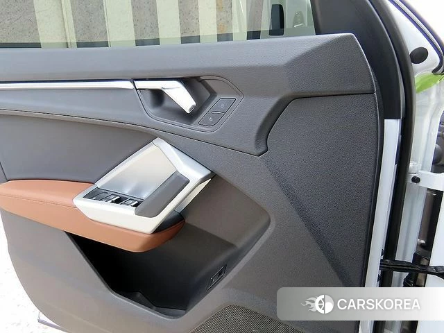 Audi Q3 (F3) 2020 Белый из Кореи, фото 4
