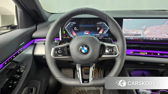 BMW 5 Series (G60) 2025 Белый из Кореи, фото 4