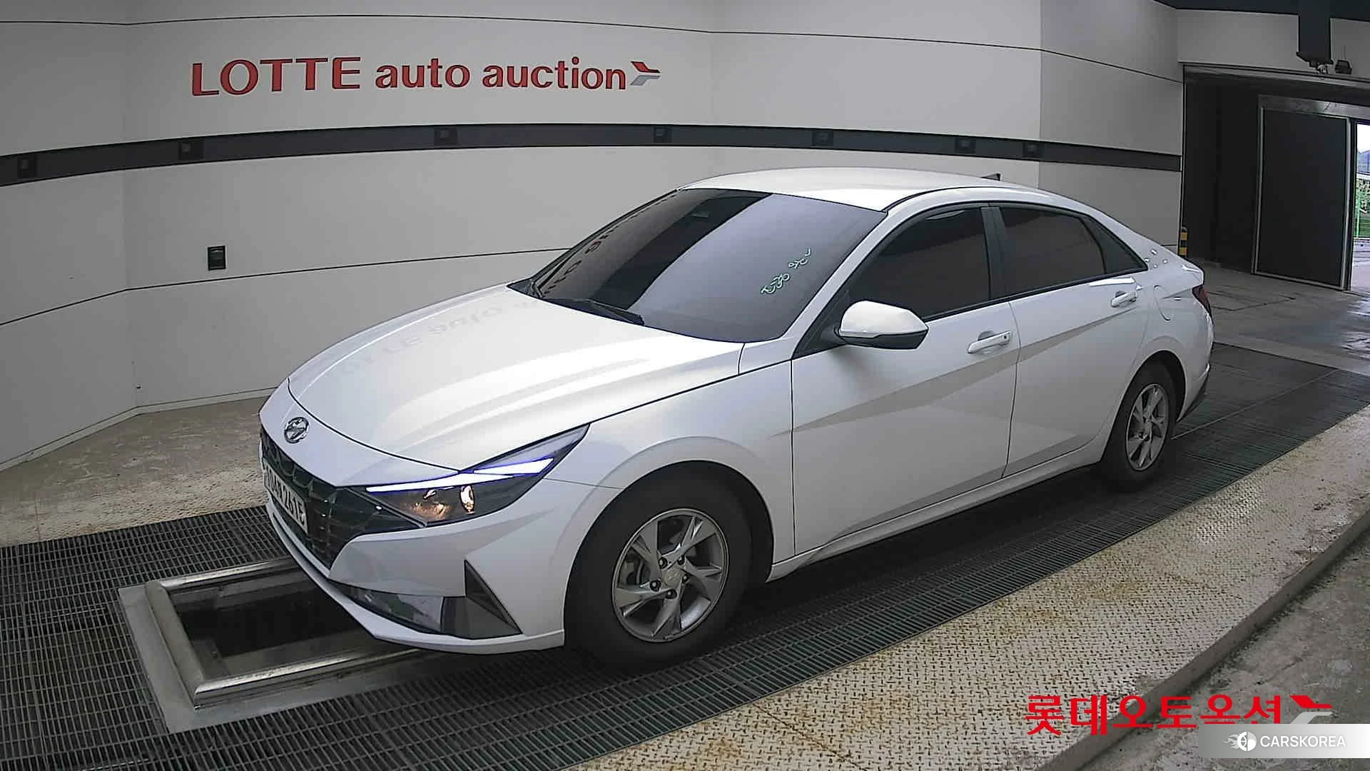 Hyundai Avante 2021 Polar White из Кореи, фото 4