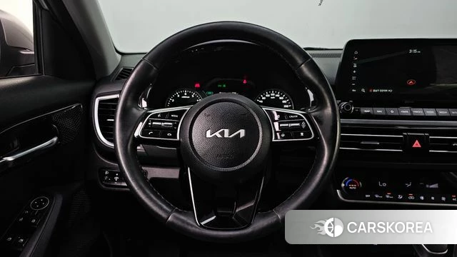 Kia Seltos 2022 Серый из Кореи, фото 4
