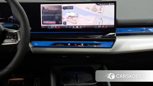 BMW 5 Series (G60) 2025 Черный из Кореи, фото 4