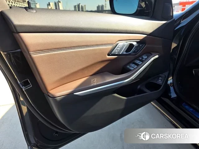 BMW 3 Series (G20) 2022 Черный из Кореи, фото 4