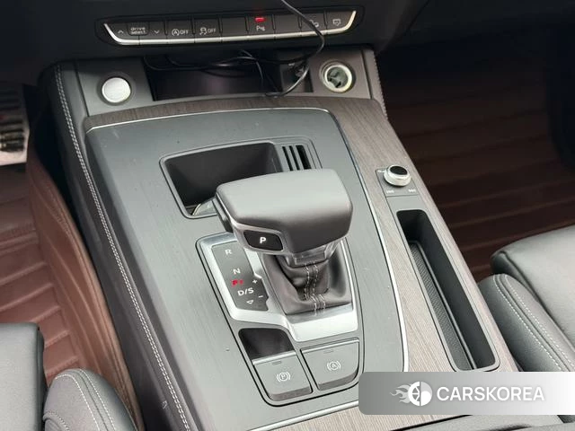 Audi Q5L 2022 Черный из Китая, фото 4
