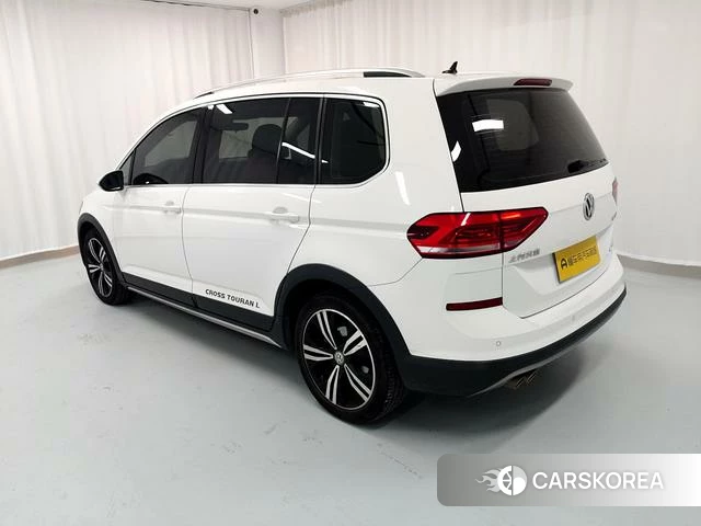 Volkswagen Touran L 2021 Белый из Китая, фото 4