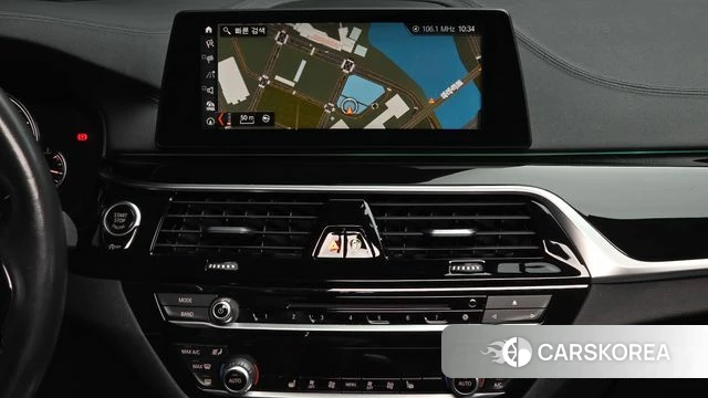 BMW 5 Series (G30) 2018 Белый из Кореи, фото 4