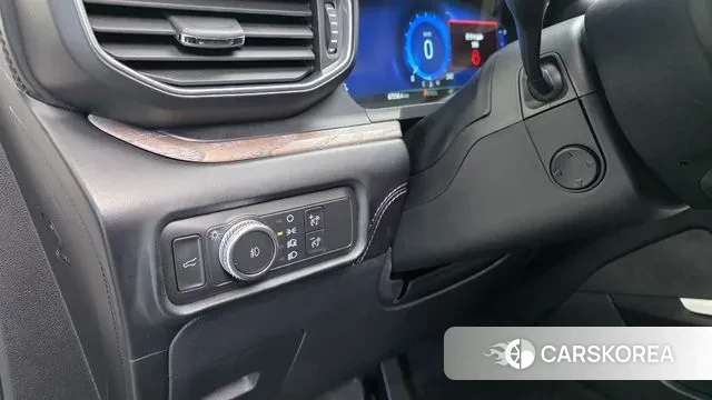 Ford Explorer 6th Generation 2022 Белый из Кореи, фото 4