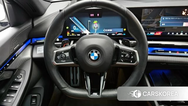 BMW 5 Series (G60) 2024 Белый из Кореи, фото 4