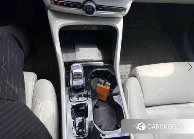 Volvo XC40 2023 Белый из Кореи, фото 4