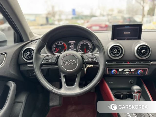 Audi A3 2019 Белый из Китая, фото 4