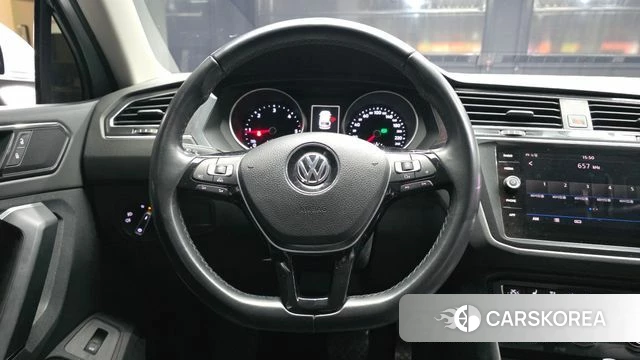Volkswagen Tiguan second Generation 2018 Серебряный из Кореи, фото 4