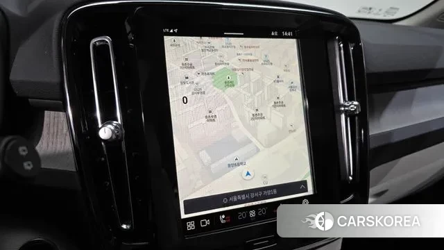 Volvo XC40 2023 Белый из Кореи, фото 4