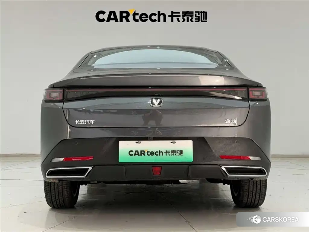 Chang'an Yidong PHEV 2026 Silver/gray из Китая, фото 5