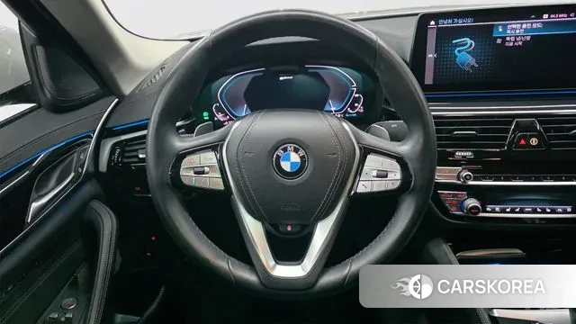 BMW 5 Series (G30) 2021 Белый из Кореи, фото 4