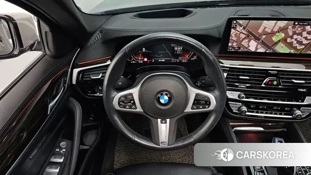 BMW 5 Series (G30) 2021 Серебристо-серый из Кореи, фото 4