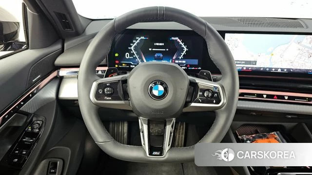 BMW 5 Series (G60) 2025 Черный из Кореи, фото 4
