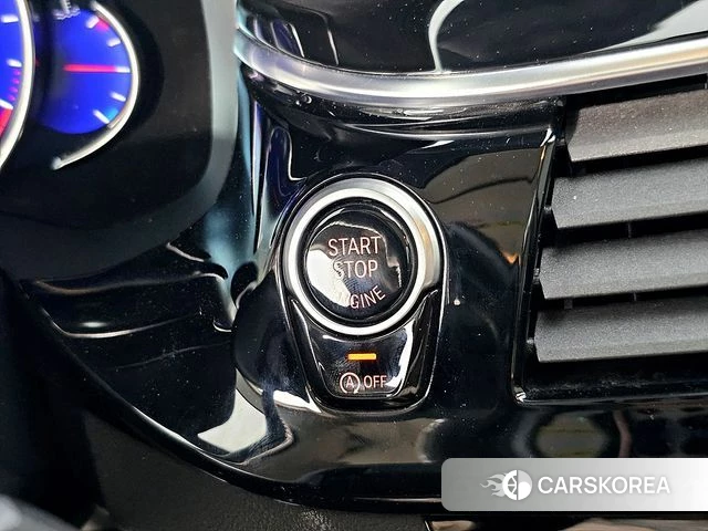 BMW 5 Series (G30) 2018 Белый из Кореи, фото 4