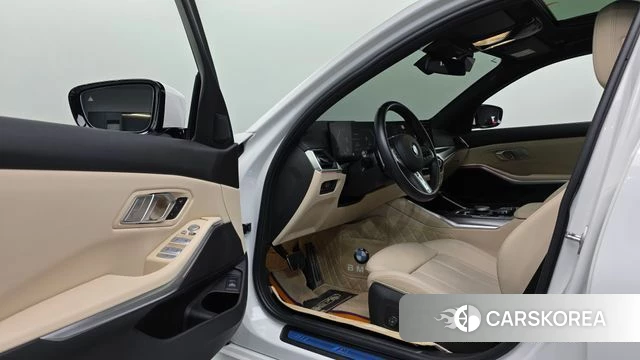 BMW 3 Series (G20) 2023 Белый из Кореи, фото 4