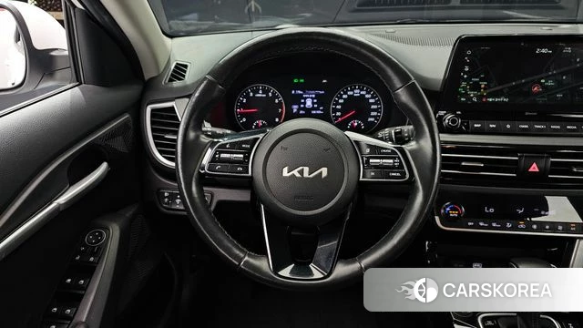 Kia Seltos 2022 Белый из Кореи, фото 4