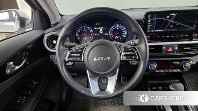 Kia The New K3 2nd generation 2023 Белый из Кореи, фото 4