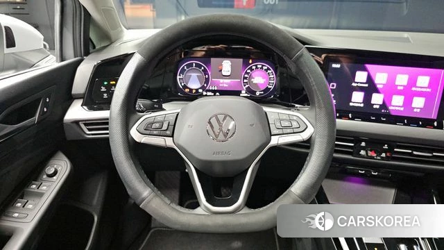 Volkswagen Golf 8th Generation 2024 Серебристо-серый из Кореи, фото 4