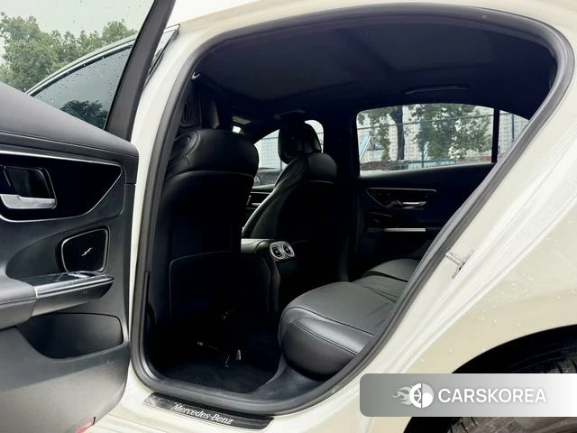 Mercedes-Benz Class C 2025 Белый из Китая, фото 4