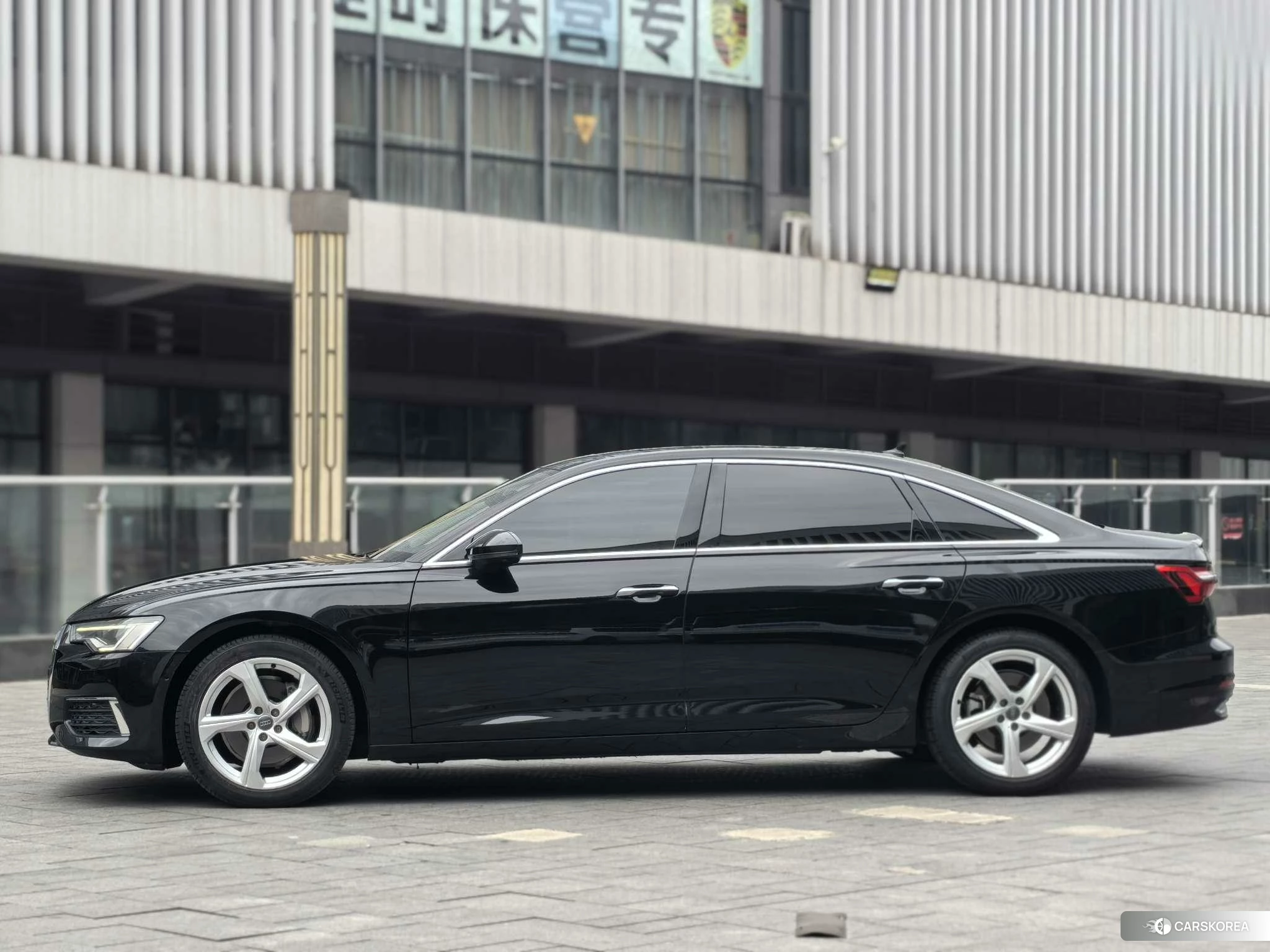 Audi A6L 2020 Черный из Китая, фото 4
