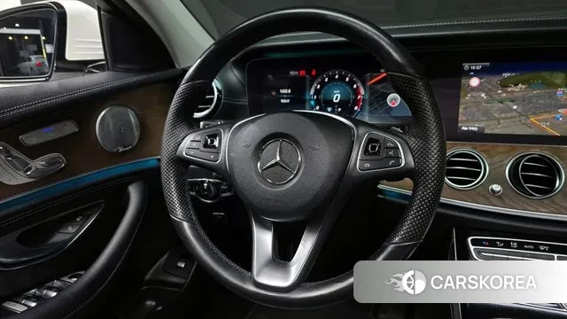 Mercedes-Benz E-Class W213 2018 Белый из Кореи, фото 4