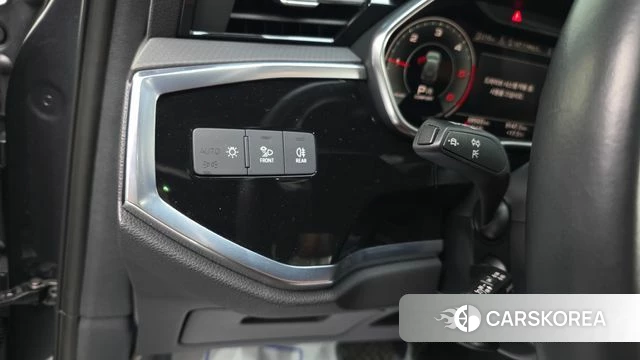 Audi Q3 (F3) 2023 Серый из Кореи, фото 4