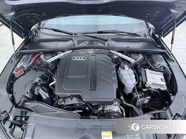 Audi A4L 2023 Темно-серый из Китая, фото 4