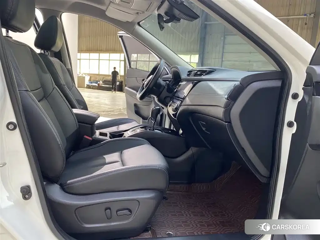 Nissan X-Trail 2023 Белый из Китая, фото 4