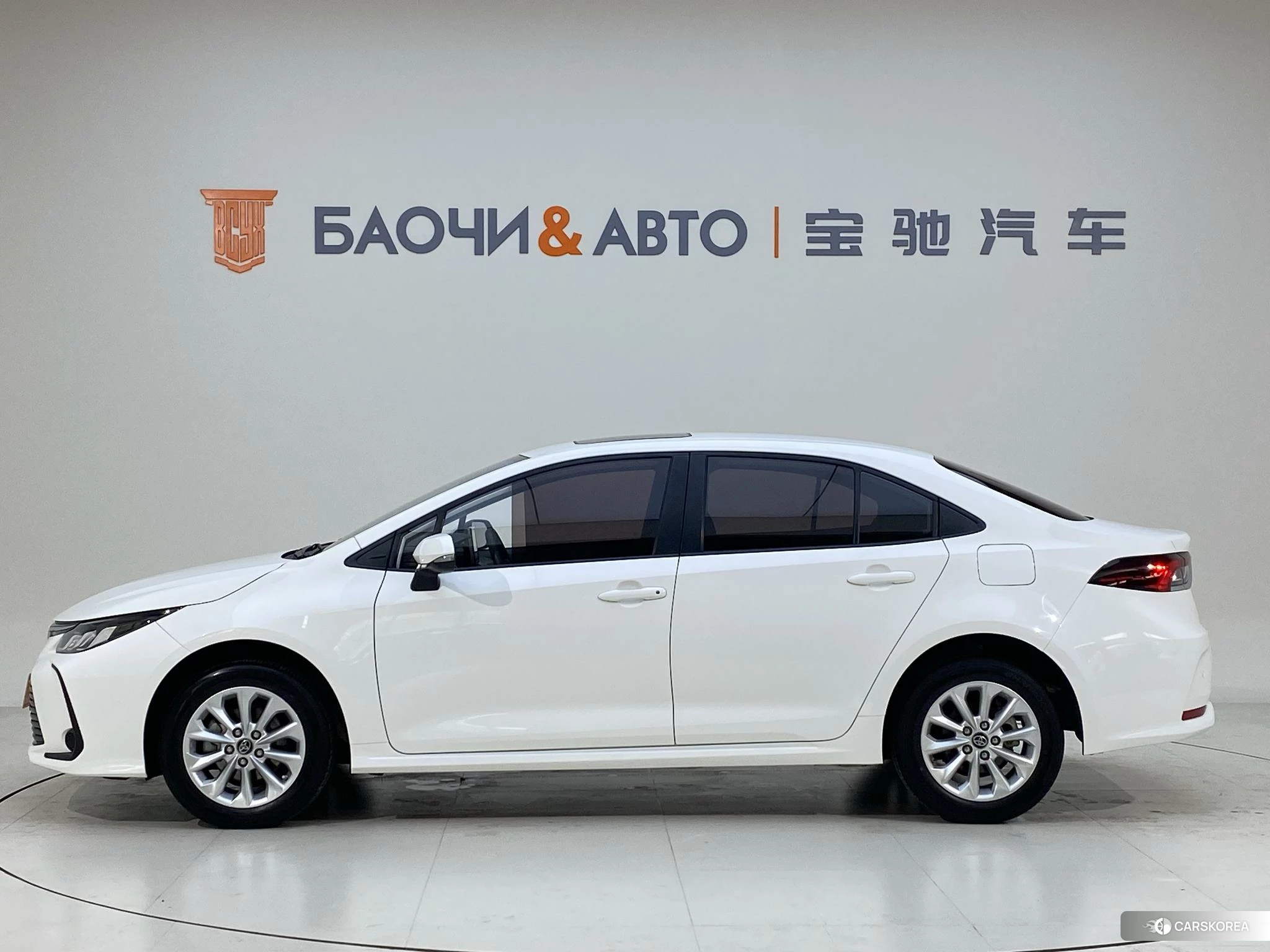 Toyota Corolla 2021 Белый из Китая, фото 4