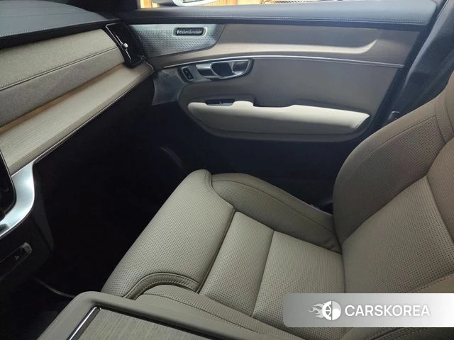 Volvo XC90 second Generation 2025 Белый из Кореи, фото 4