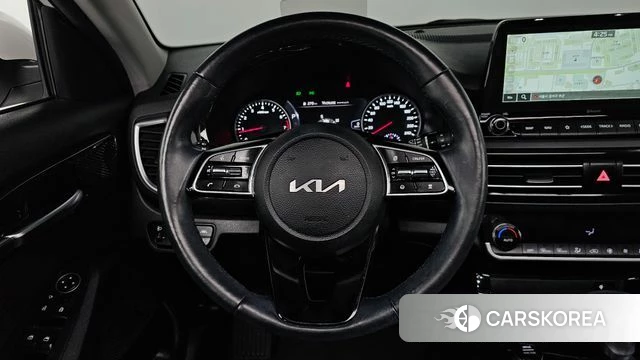 Kia Seltos 2022 Белый из Кореи, фото 4