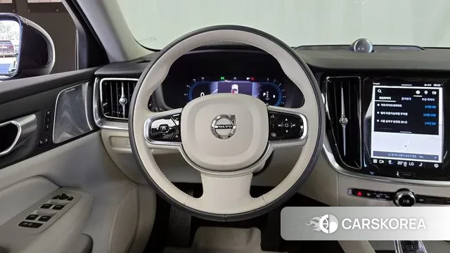 Volvo V60 Cross-Country 2nd Generation 2024 Черный из Кореи, фото 4
