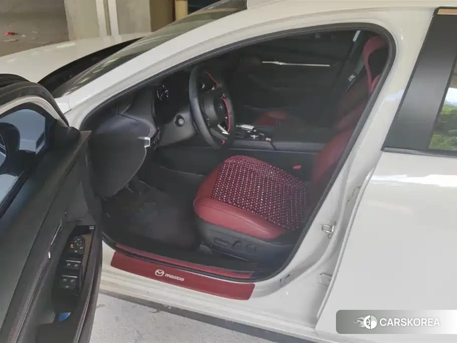 Mazda 3 2024 Белый из Китая, фото 4