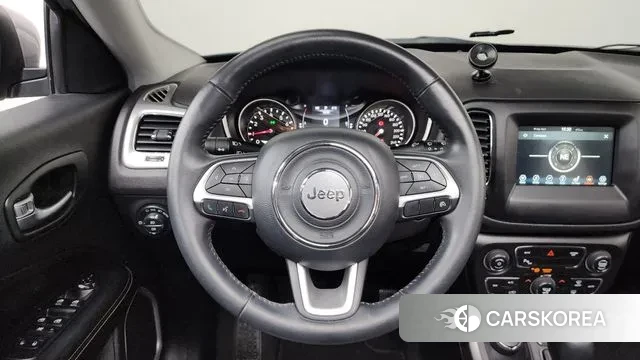 Jeep Compass 2nd Generation 2018 Серебряный из Кореи, фото 4