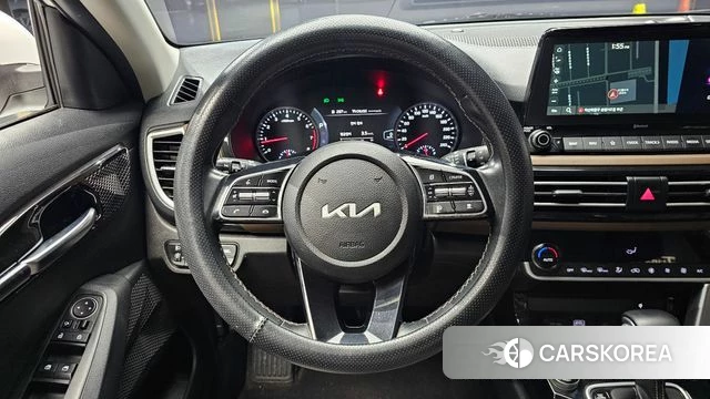 Kia Seltos 2022 Белый из Кореи, фото 4