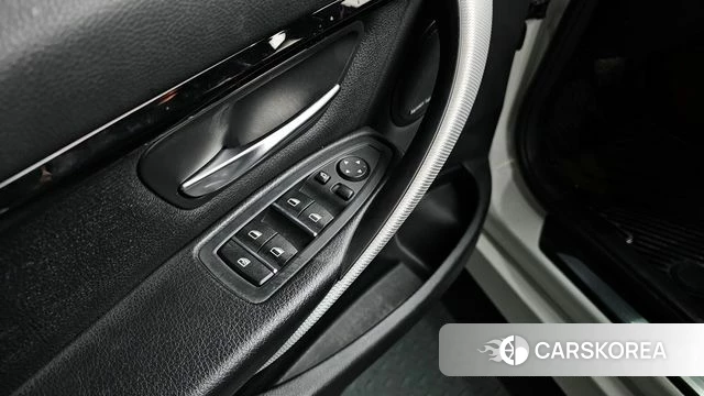 BMW 3 Series (F30) 2018 Белый из Кореи, фото 4