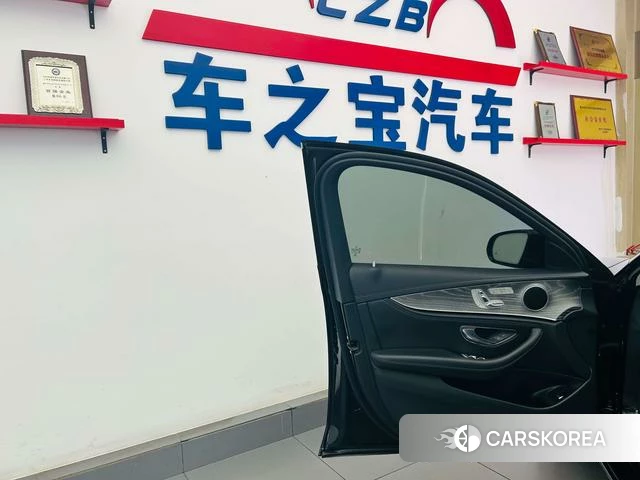 Mercedes-Benz E-class 2021 Черный из Китая, фото 4