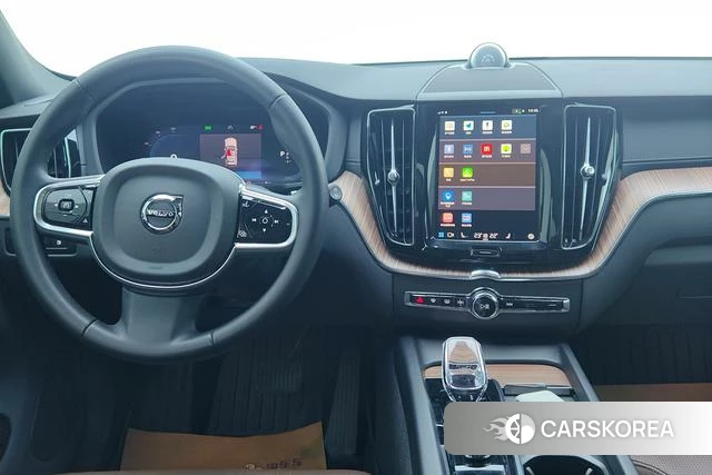 Volvo XC60 PHEV 2024 Белый из Китая, фото 4