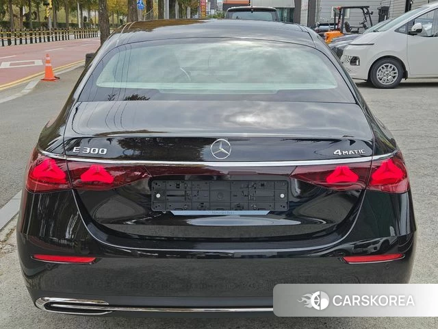 Mercedes-Benz E-Class W214 2025 Черный из Кореи, фото 4
