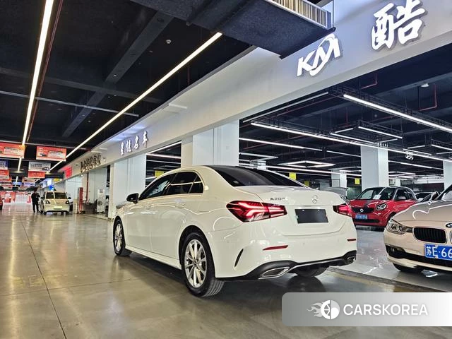 Mercedes-Benz Class A 2022 Белый из Китая, фото 4