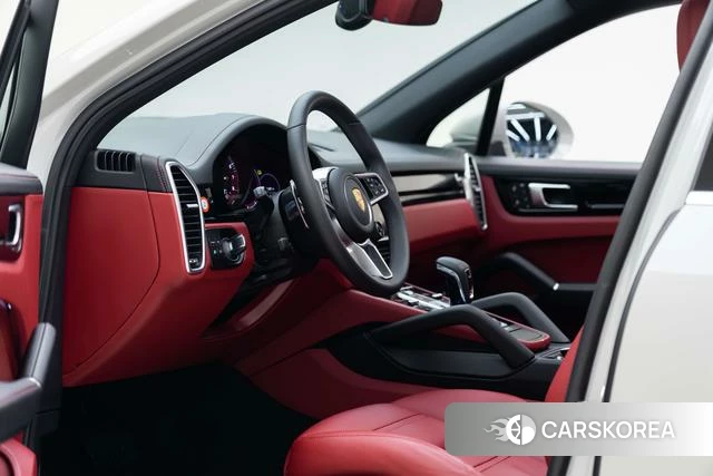 Porsche Cayenne E-Hybrid 2023 Серебристо-серый из Китая, фото 4