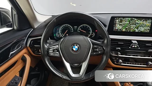 BMW 5 Series (G30) 2018 Белый из Кореи, фото 4