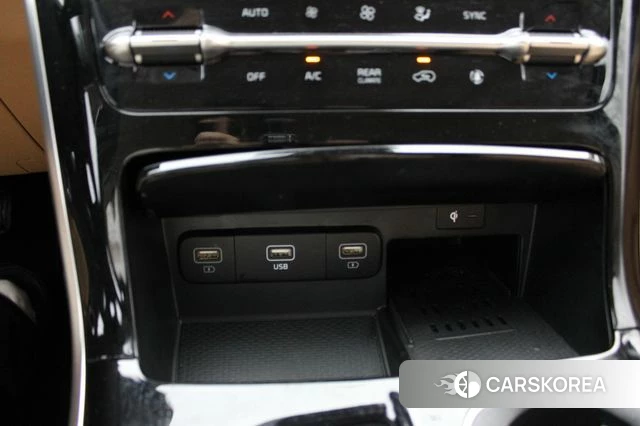 Kia Carnival 4th generation 2023 Белый из Кореи, фото 4