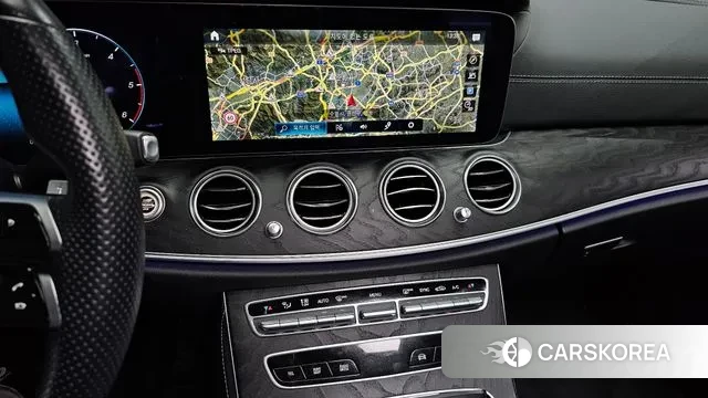 Mercedes-Benz E-Class W213 2021 Белый из Кореи, фото 4