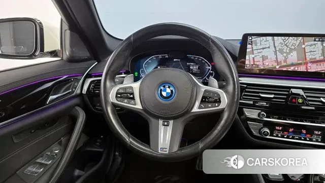 BMW 5 Series (G30) 2022 Белый из Кореи, фото 4