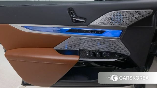 BMW i7 (G70) 2025 Серебряный двухцветный из Кореи, фото 4